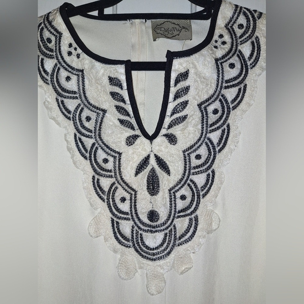 Vintage DejaVu Tunic Cream & Black Top Size Medium Bell Sleeves Romantic Flowy - Picture 4 of 7